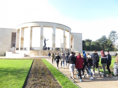 HISTOIRE ET MEMOIRE : SUR LES TRACES DE L'OPERATION OVERLORD