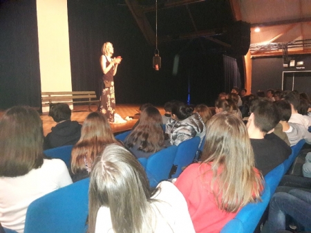 AU THEATRE !