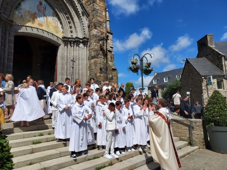 PROFESSION DE FOI EN LA FETE DE LA TRINITE - EGLISE DE PLEURTUIT, LE DIMANCHE 12 JUIN 2022